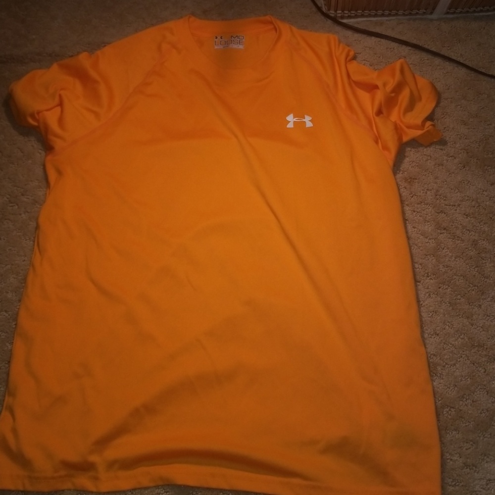 Under armour loose fit heat gear